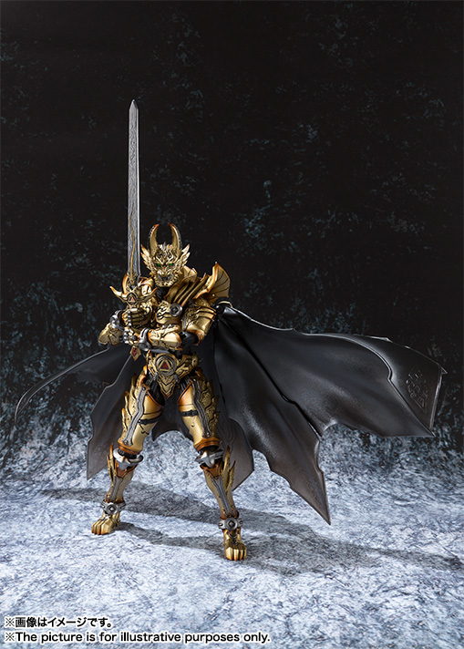 BANDAI 2015年11月發售: 魔戒可動黃金騎士GARO (冴島鋼牙) 8,500Yen